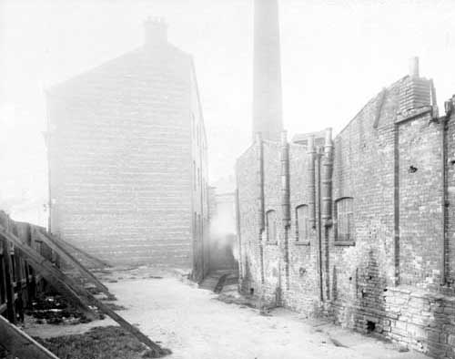 Cross Stanford St with Sheepscar beck